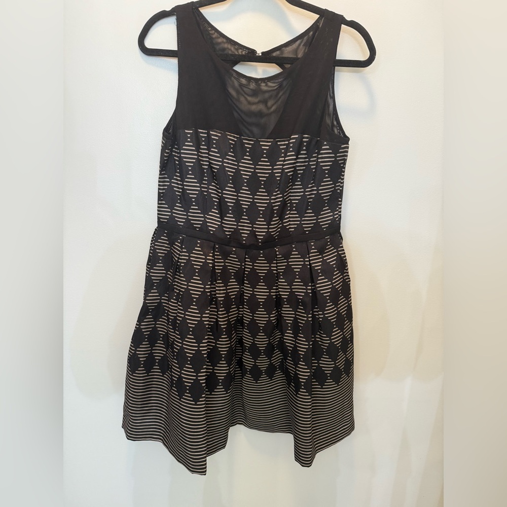 Just Taylor Fit Flare women’s Dress‎ in Black and Tan - Size 12
